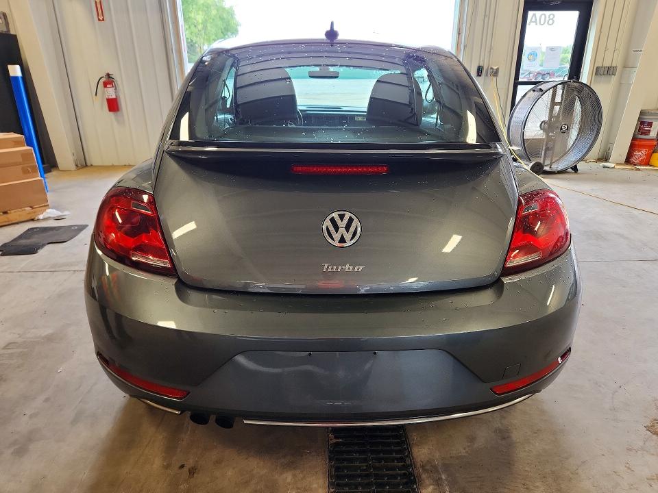 Photo 6 from auction – 2018 VOLKSWAGEN BEETLE with VIN 3VWJD7AT8JM712892