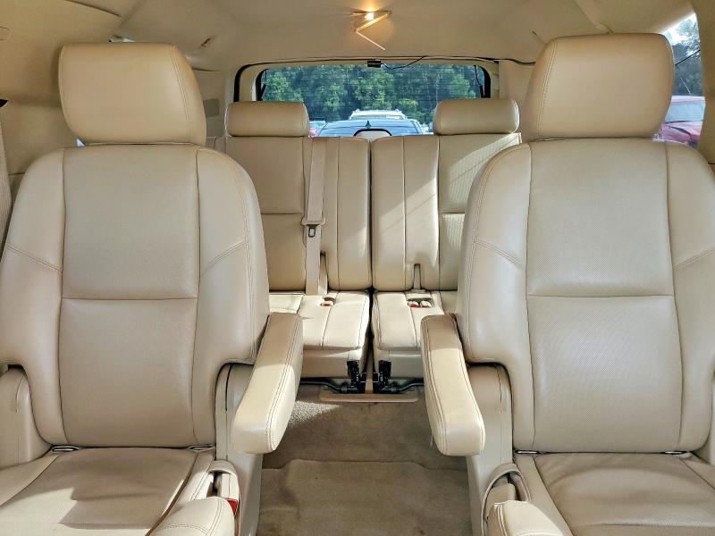 Photo 10 from auction – 2011 CHEVROLET SUBURBAN with VIN 1GNSCKE00BR347712