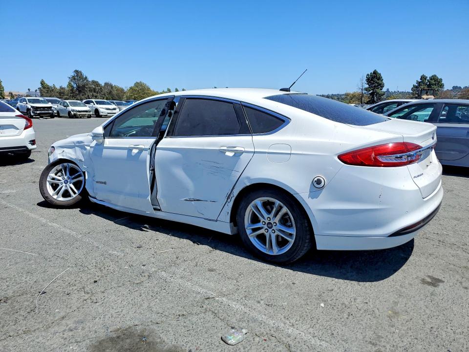 Photo 2 from auction – 2018 FORD FUSION with VIN 3FA6P0LU9JR172118