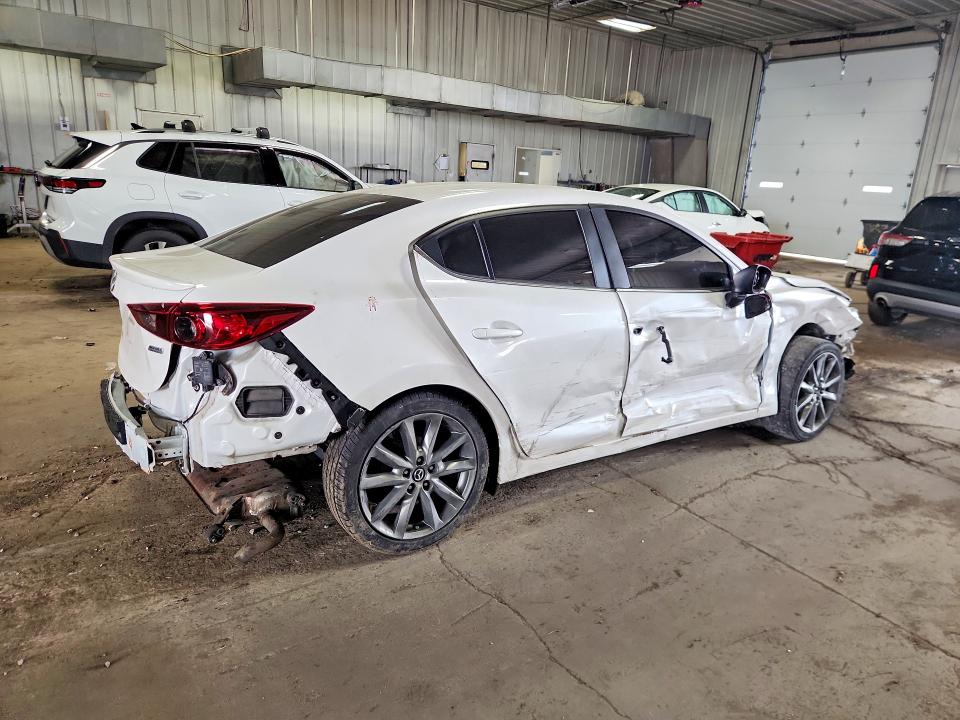 Photo 3 from auction – 2018 MAZDA 3 with VIN 3MZBN1V33JM233482
