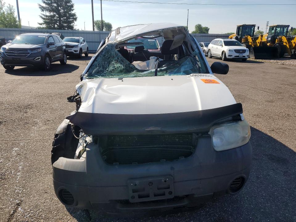 Photo 5 from auction – 2007 FORD ESCAPE with VIN 1FMYU92Z67KB68002
