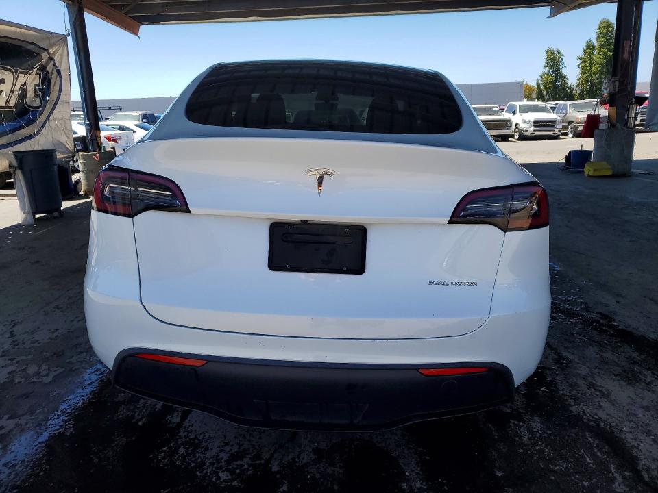 Photo 6 from auction – 2023 TESLA MODEL Y with VIN 7SAYGDEE8PF622869