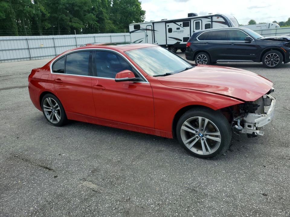 صورة رقم 4 من المزاد - 2017 BMW 330 مع VIN WBA8B9G33HNU54465