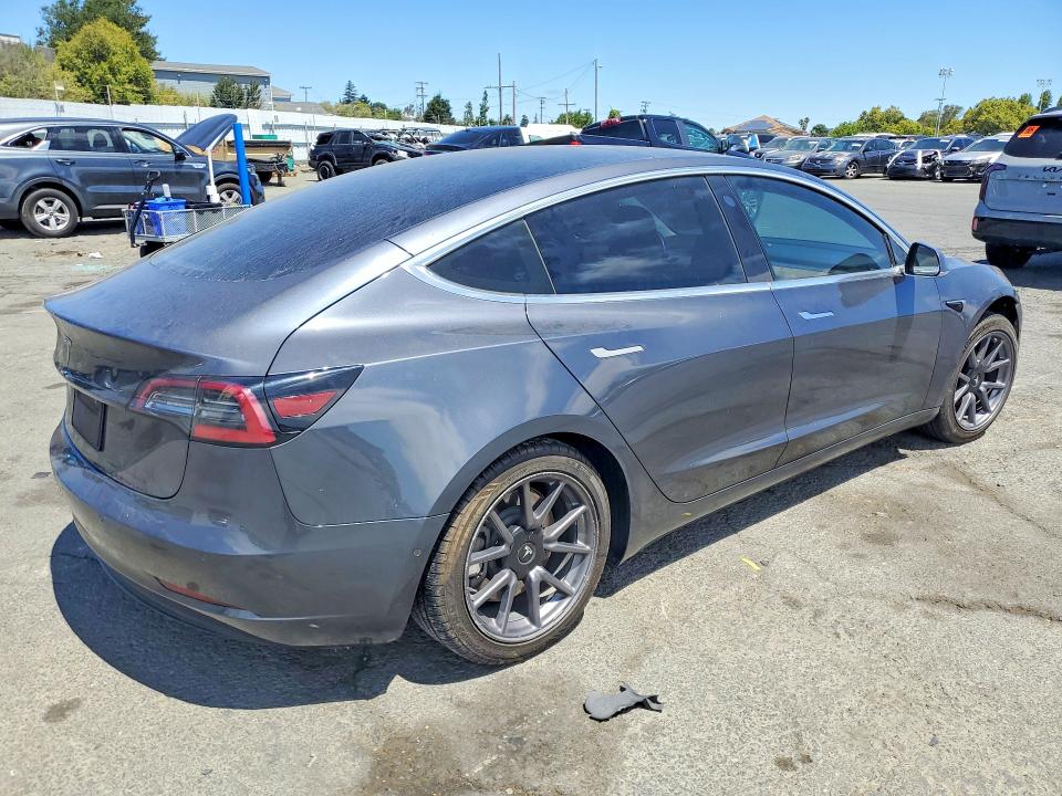 Photo 3 from auction – 2020 TESLA MODEL 3 with VIN 5YJ3E1EA5LF630382
