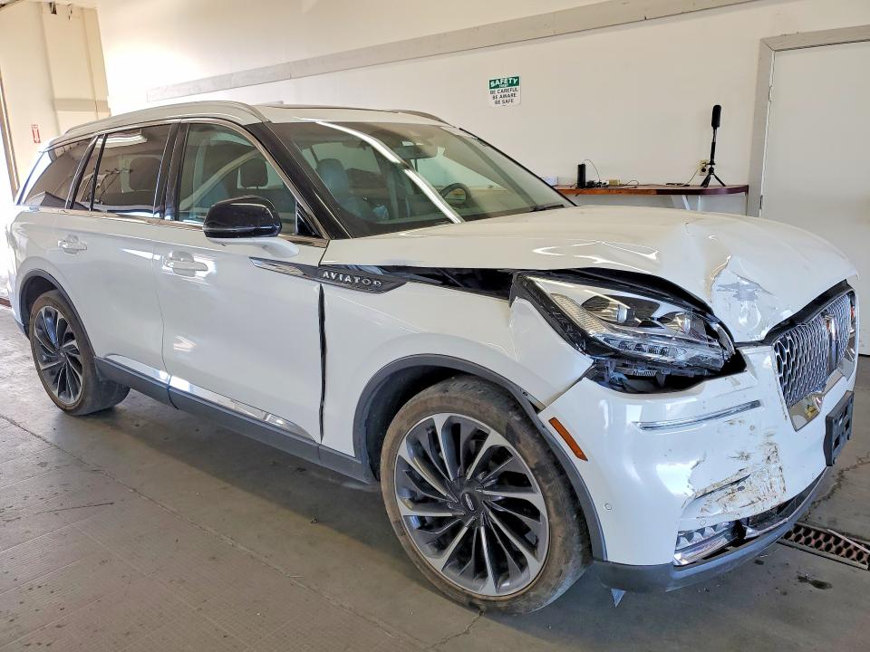 Photo 4 from auction – 2020 LINCOLN AVIATOR with VIN 5LM5J7XC4LGL05484