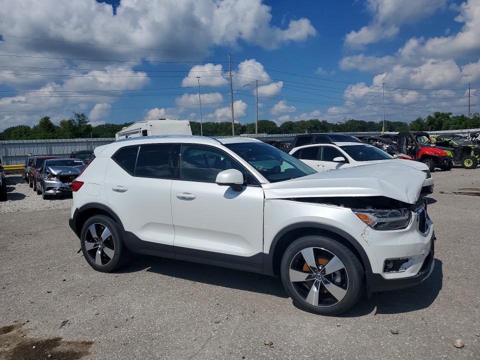 Photo 4 from auction – 2021 VOLVO XC40 with VIN YV4162UK6M2476321