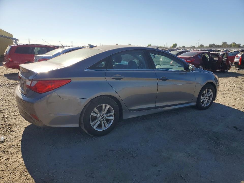 Photo 3 from auction – 2014 HYUNDAI SONATA with VIN 5NPEB4AC2EH880161