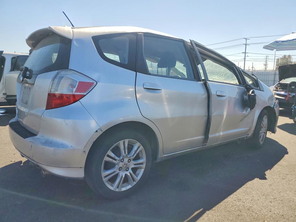 Zdjęcie 3 z aukcji – 2011 HONDA FIT z VIN JHMGE8H59BC022643