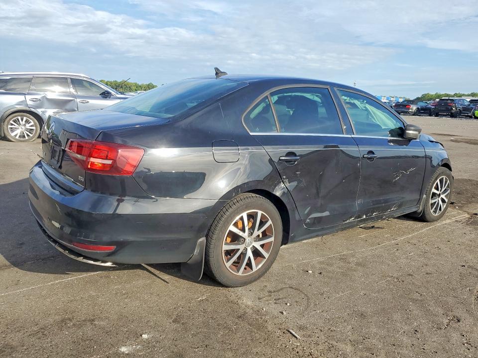 صورة رقم 3 من المزاد - 2017 VOLKSWAGEN JETTA مع VIN 3VWDB7AJ8HM306641