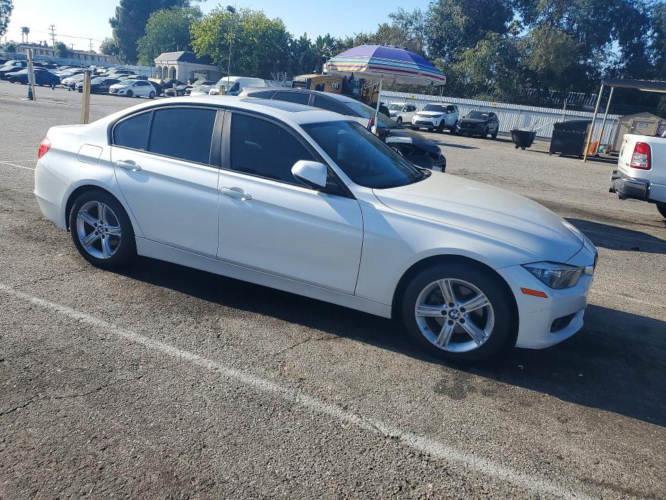 Photo 4 from auction – 2013 BMW 328 with VIN WBA3A5C5XDF351495