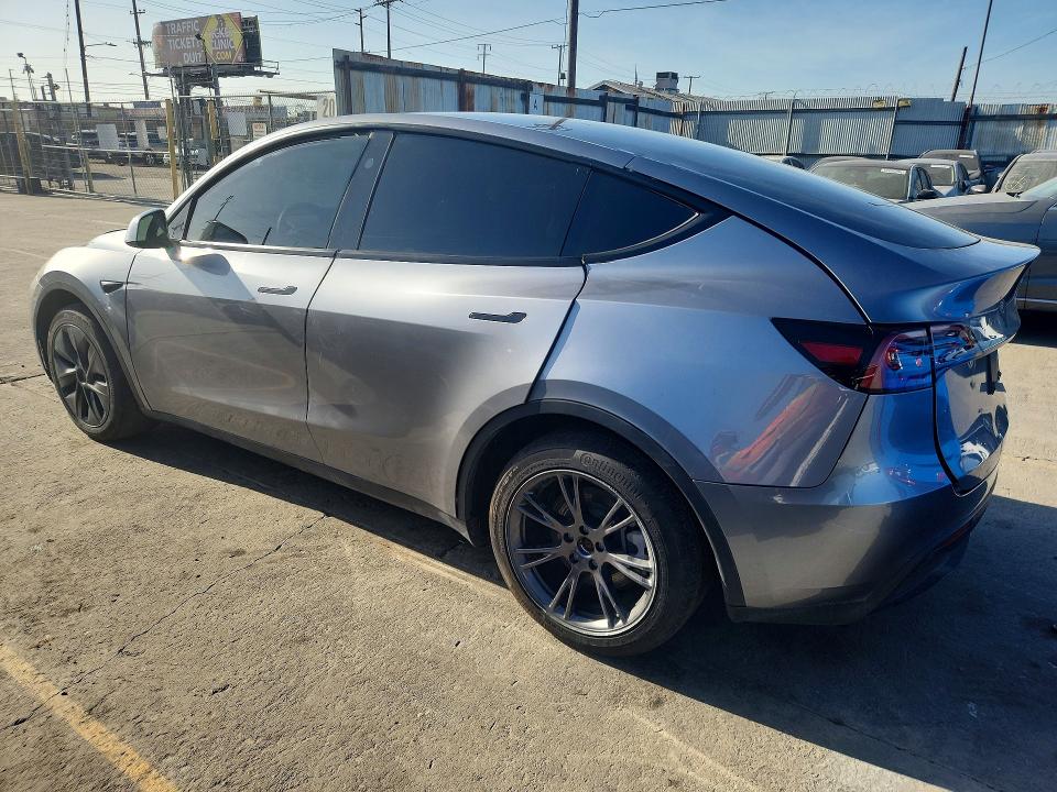 Photo 2 from auction – 2025 TESLA MODEL Y with VIN 7SAYGDEE7SF240633
