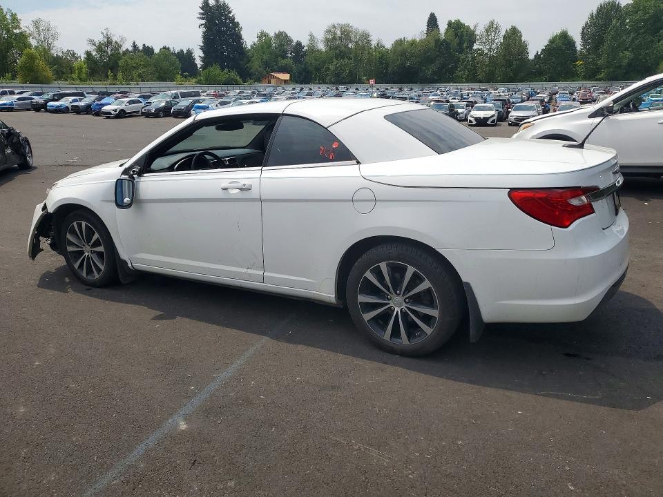 Photo 2 from auction – 2013 CHRYSLER 200 with VIN 1C3BCBGG5DN522179