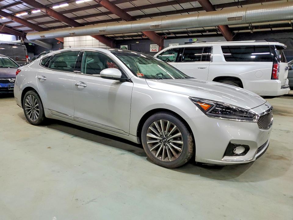Photo 4 from auction – 2017 KIA CADENZA with VIN KNALC4J18H5089721