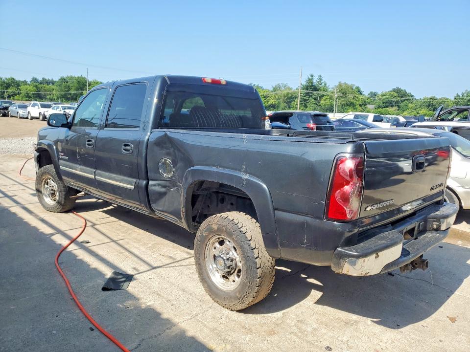 Photo 2 from auction – 2005 CHEVROLET SILVERADO with VIN 1GCHC23245F865108