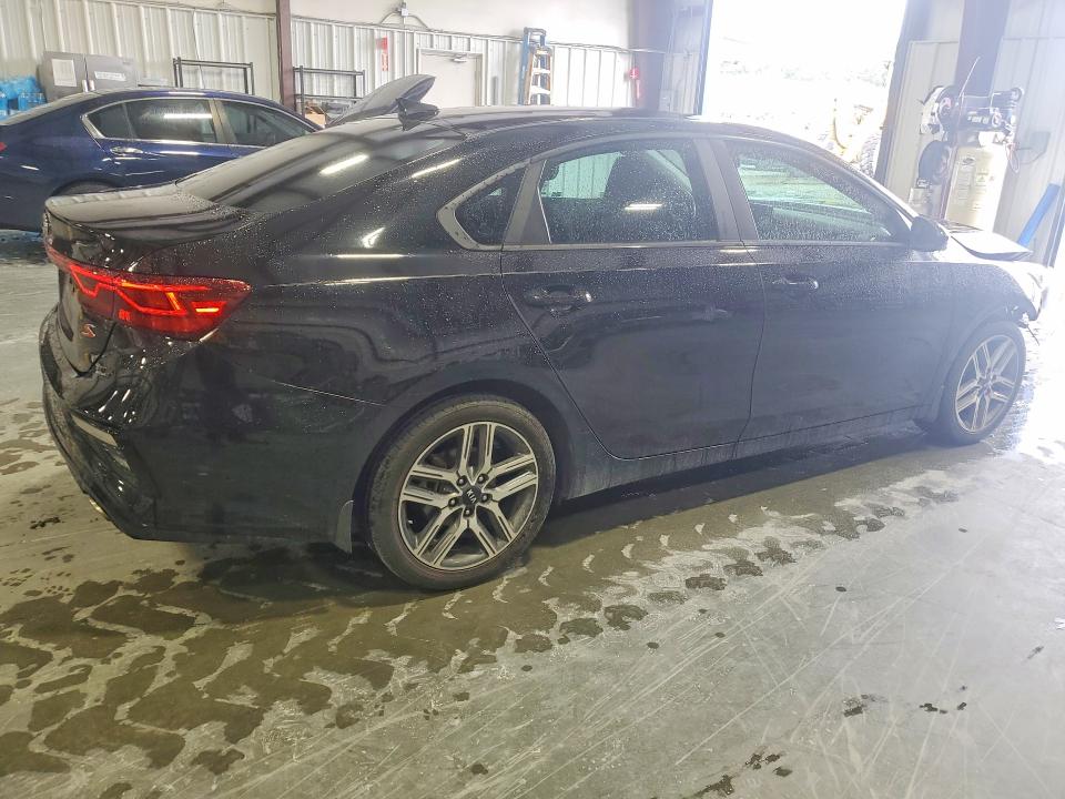 Photo 3 from auction – 2019 KIA FORTE with VIN 3KPF34AD3KE015693