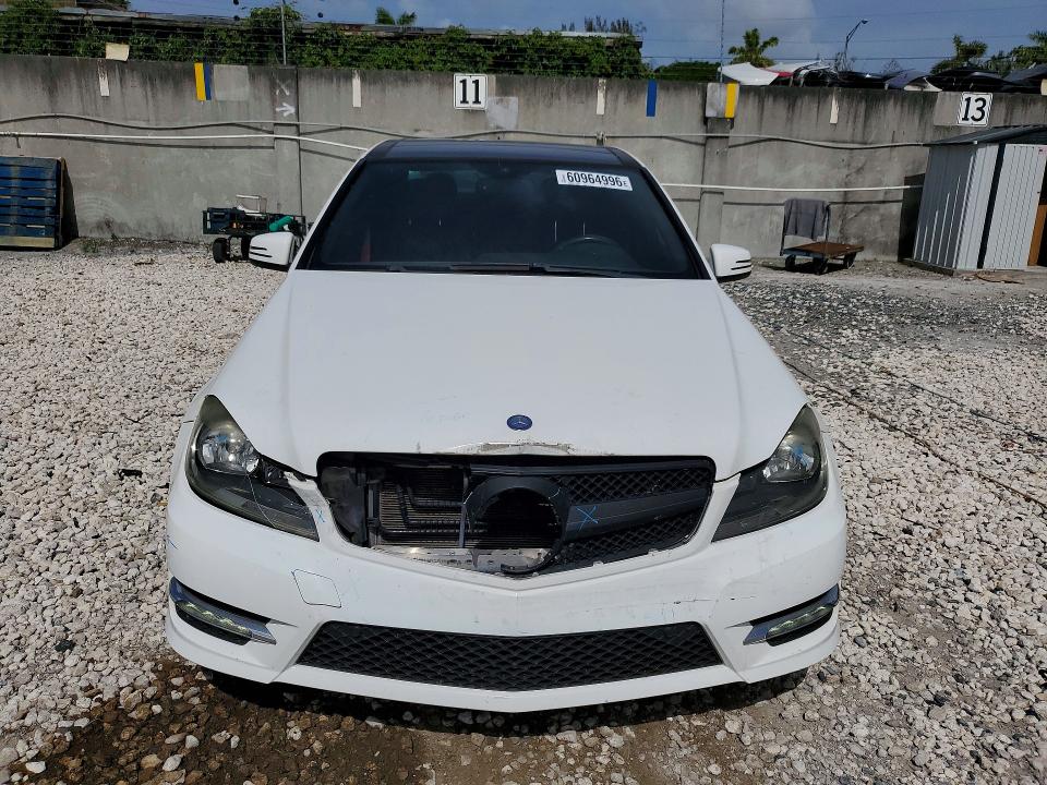 Photo 5 from auction – 2014 MERCEDES-BENZ C with VIN WDDGF4HB1EA953558