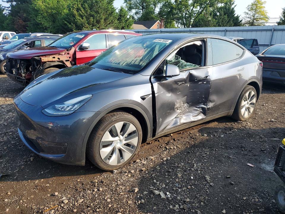 TESLA MODEL Y 2022 with VIN 7SAYGDEE6NF401901 - Photo from auction