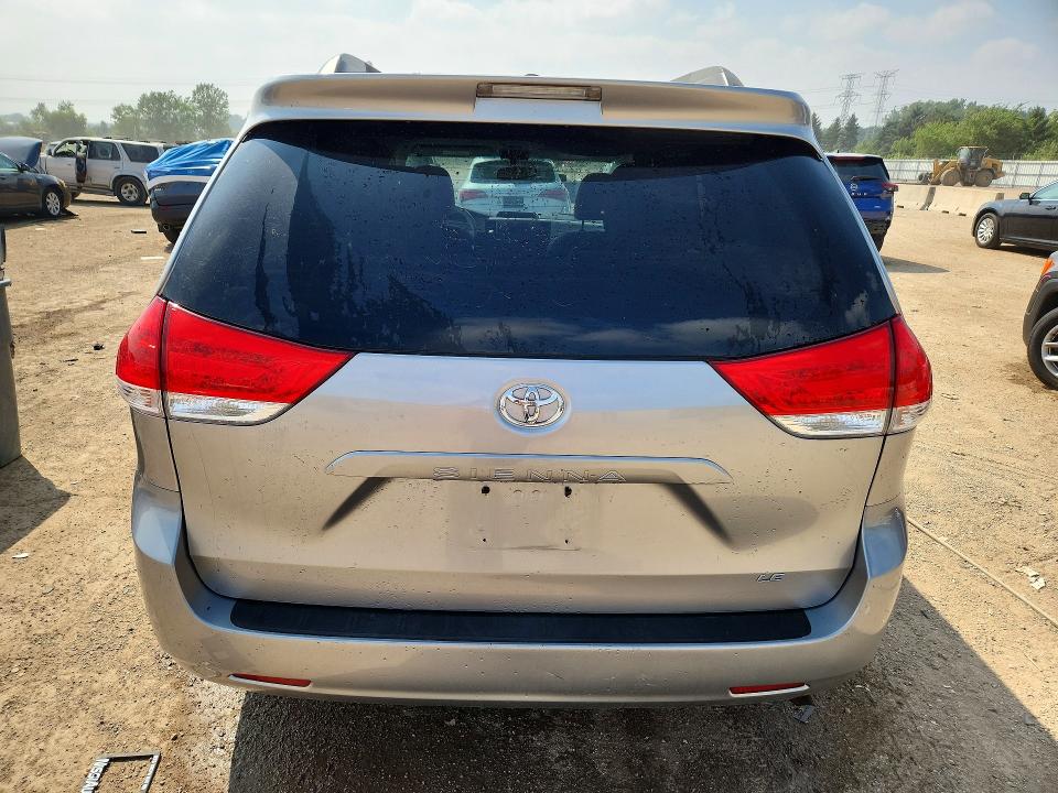 Photo 6 from auction – 2013 TOYOTA SIENNA with VIN 5TDKK3DC0DS337442