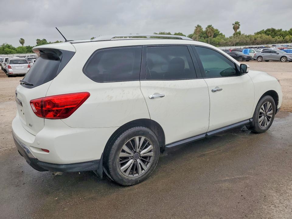 Photo 3 from auction – 2018 NISSAN PATHFINDER with VIN 5N1DR2MN2JC662862