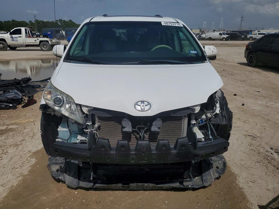 Photo 5 from auction – 2014 TOYOTA SIENNA with VIN 5TDYK3DC8ES445285