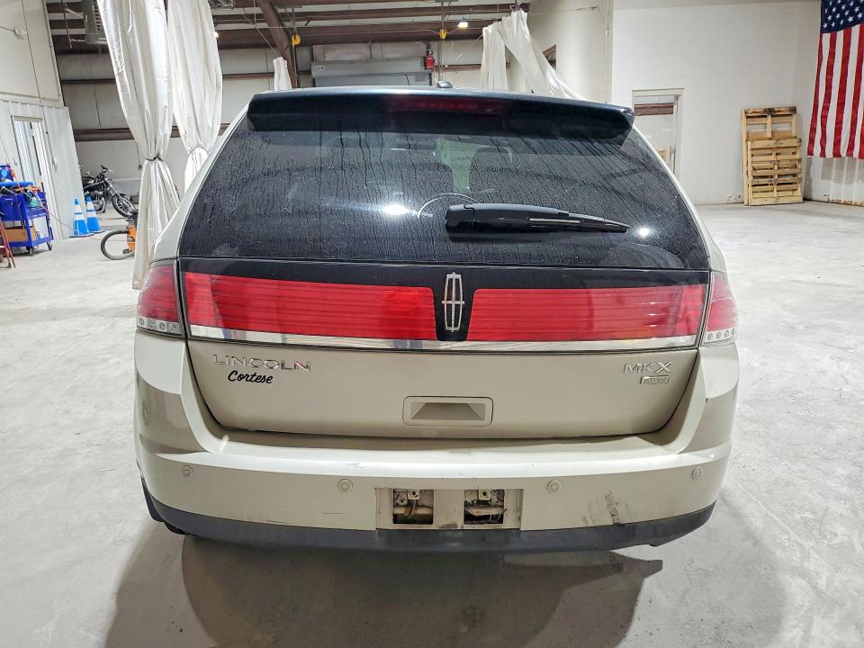 Photo 6 from auction – 2007 LINCOLN MKX with VIN 2LMDU88C97BJ33724