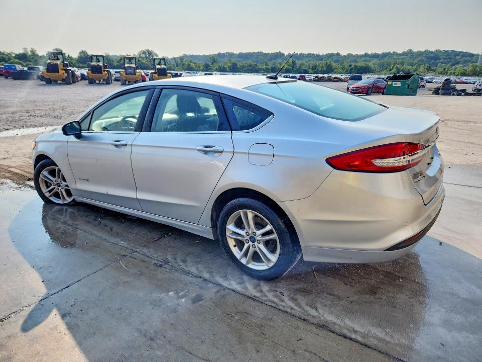Photo 2 from auction – 2018 FORD FUSION with VIN 3FA6P0LUXJR218216