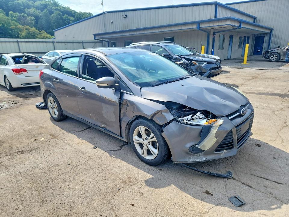 Photo 4 from auction – 2013 FORD FOCUS with VIN 1FADP3F28DL269350