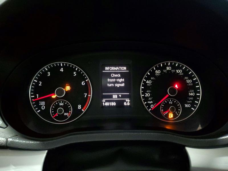 Photo 9 from auction – 2013 VOLKSWAGEN PASSAT with VIN 1VWBH7A35DC081288