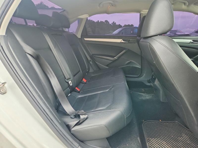 Photo 10 from auction – 2019 VOLKSWAGEN PASSAT with VIN 1VWLA7A30KC012093