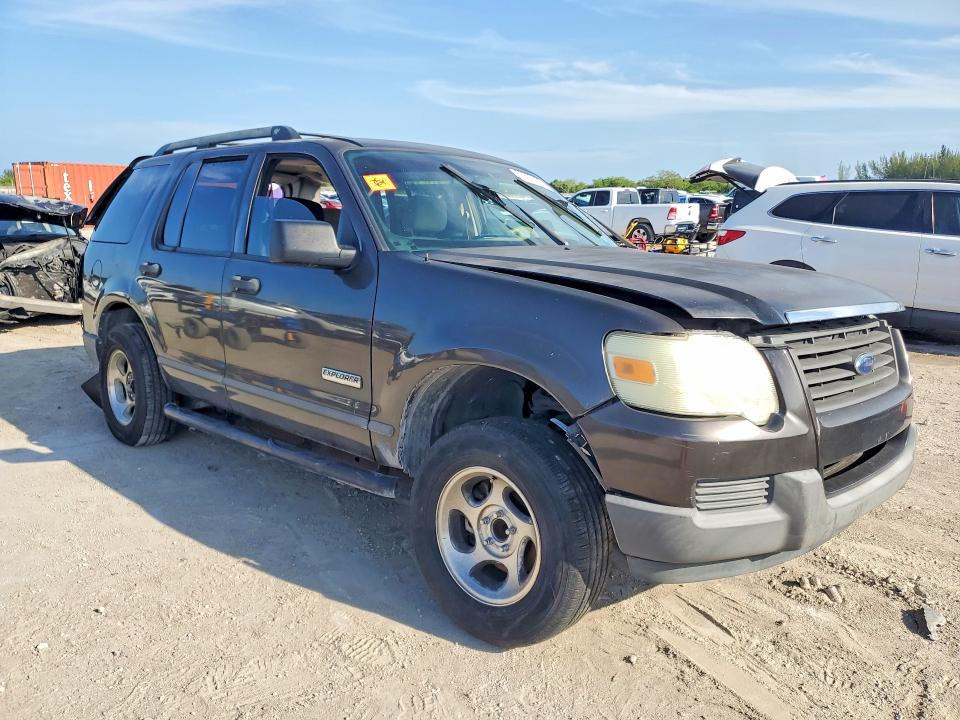 Photo 4 from auction – 2006 FORD EXPLORER with VIN 1FMEU62E96UA11095