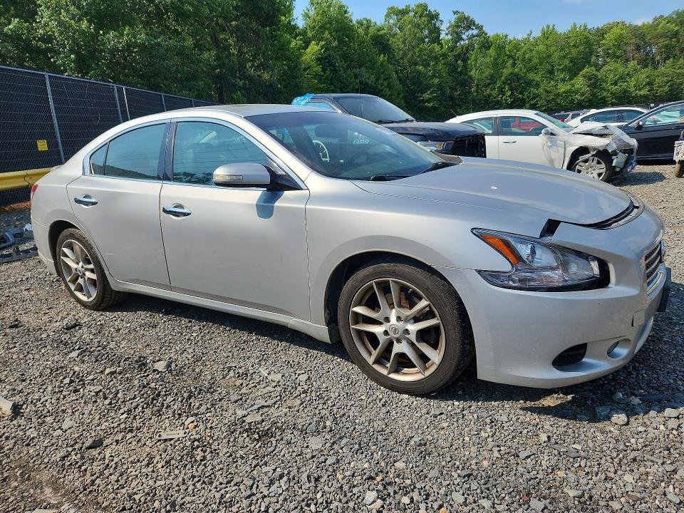 Photo 4 from auction – 2010 NISSAN MAXIMA with VIN 1N4AA5AP0AC844121