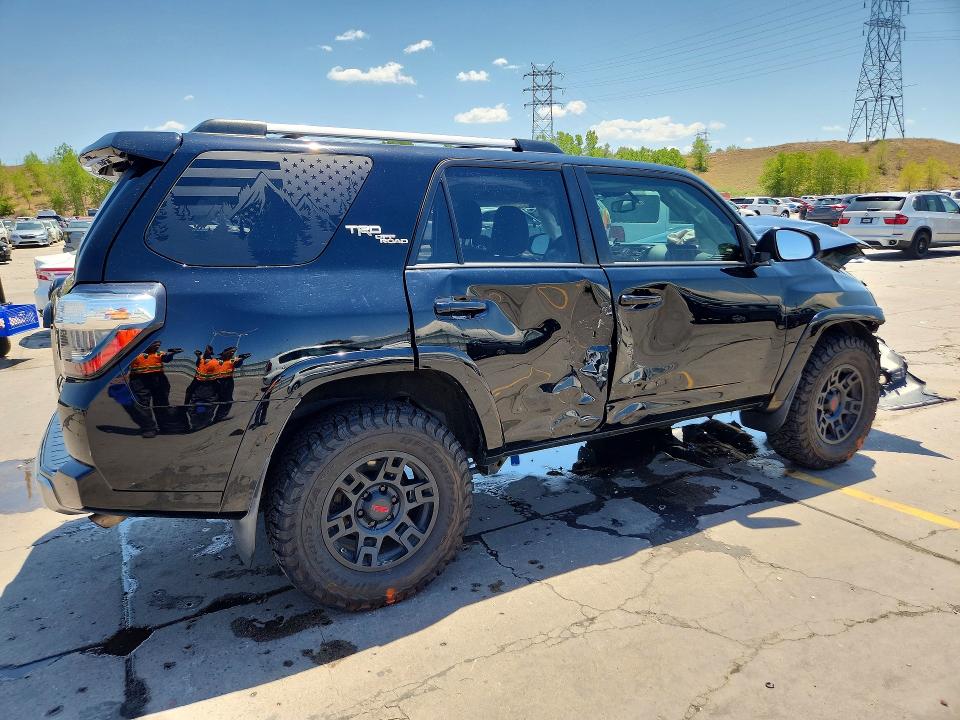 Photo 3 from auction – 2018 TOYOTA 4RUNNER with VIN JTEBU5JR5J5599064