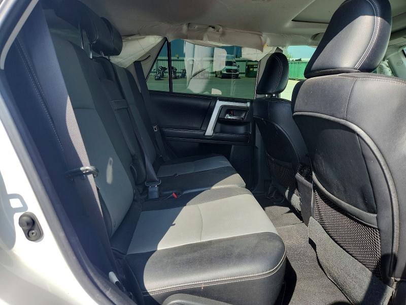 Photo 11 from auction – 2016 TOYOTA 4RUNNER with VIN JTEBU5JR2G5301837
