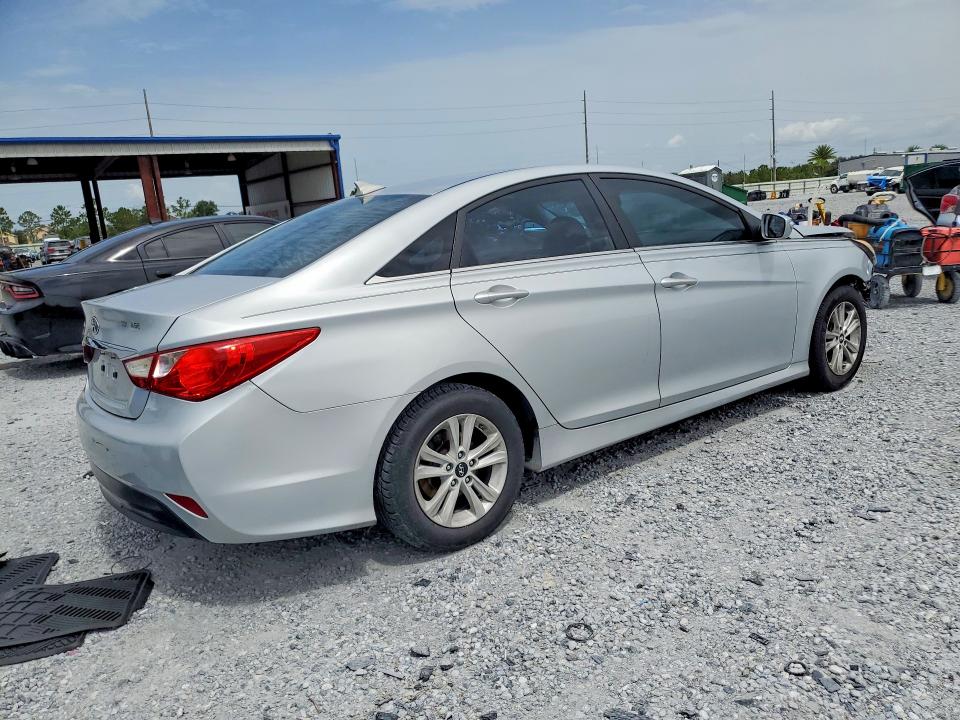 Photo 3 from auction – 2014 HYUNDAI SONATA with VIN 5NPEB4AC6EH943486