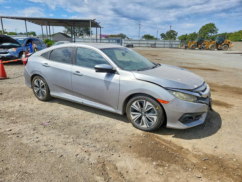 Photo 4 from auction – 2016 HONDA CIVIC with VIN 2HGFC1F78GH642243