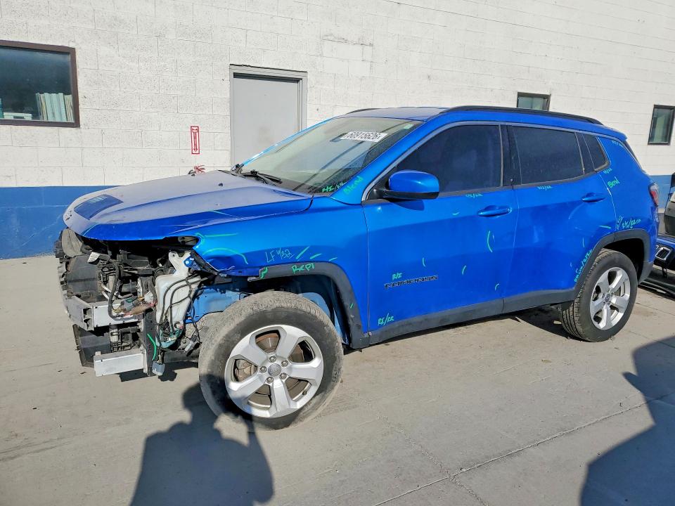 JEEP COMPASS 2019 with VIN 3C4NJDBB7KT781419 - Photo from auction