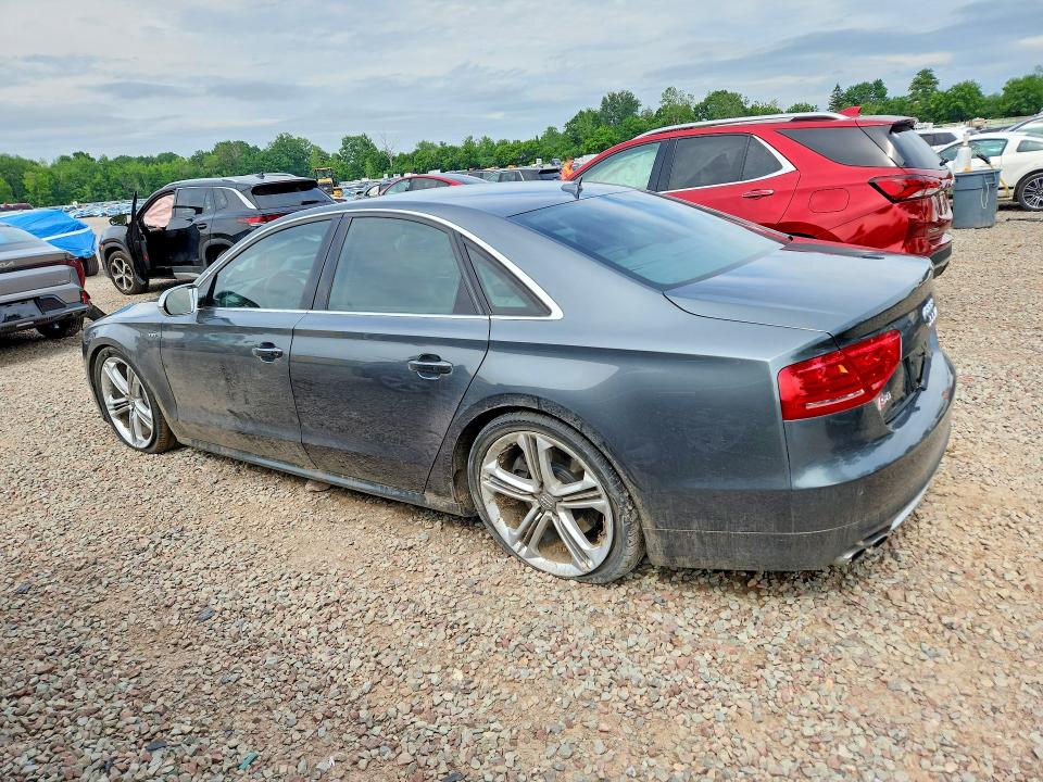 Zdjęcie 2 z aukcji – 2013 AUDI S8 z VIN WAUD2AFD4DN022682