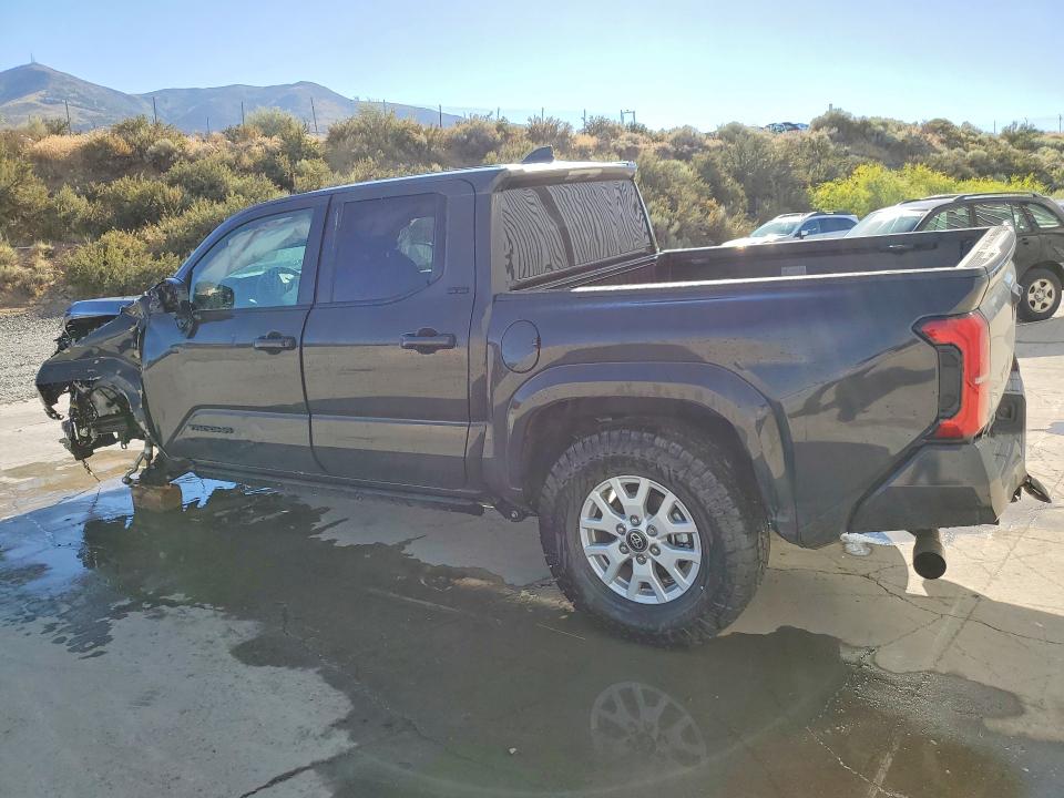 Photo 2 from auction – 2026 TOYOTA TACOMA with VIN 3TMLB5JN6TM270656