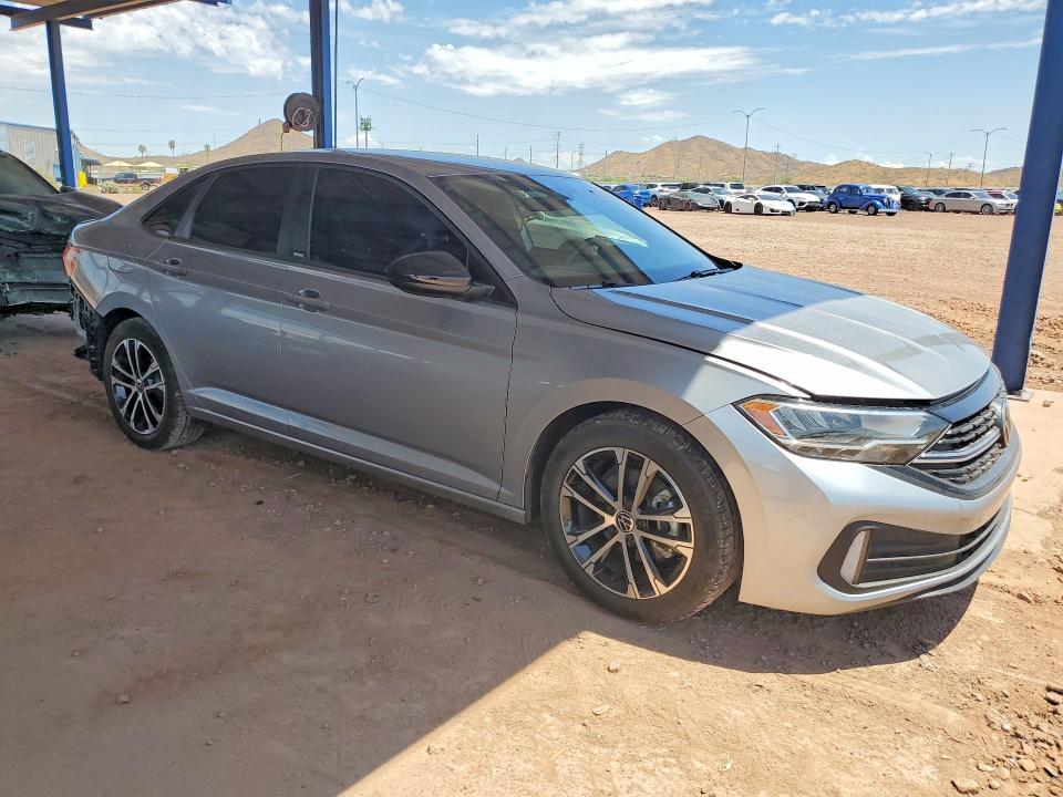 Photo 4 from auction – 2024 VOLKSWAGEN JETTA with VIN 3VWBM7BU4RM044919