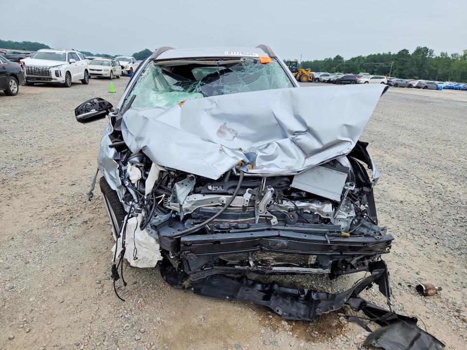 Photo 5 from auction – 2022 TOYOTA COROLLA CROSS with VIN 7MUCAAAG3NV003058