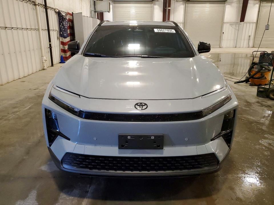 Photo 5 from auction – 2026 TOYOTA C-HR with VIN JTMAAAADXTJ011787