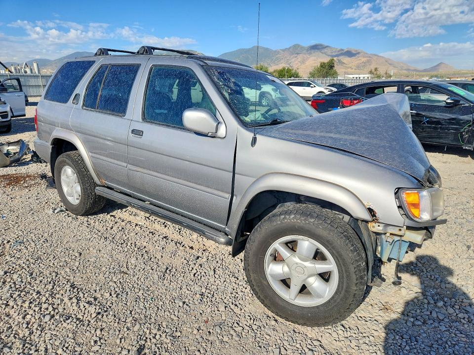 Photo 4 from auction – 2001 NISSAN PATHFINDER with VIN JN8DR09Y01W580708
