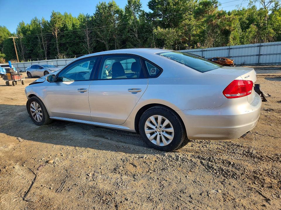 Photo 2 from auction – 2013 VOLKSWAGEN PASSAT with VIN 1VWAP7A31DC030840