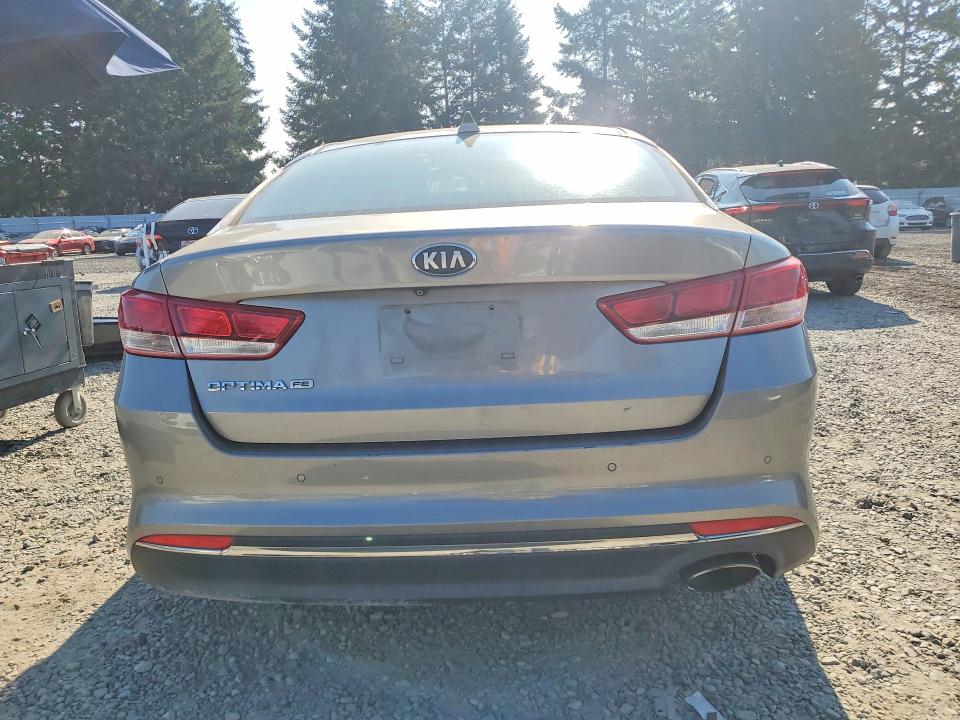 Photo 6 from auction – 2018 KIA OPTIMA with VIN 5XXGT4L34JG195233