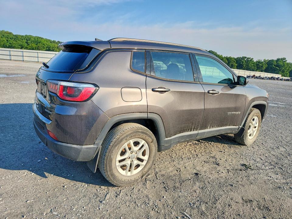Photo 3 from auction – 2018 JEEP COMPASS with VIN 3C4NJDAB4JT290788