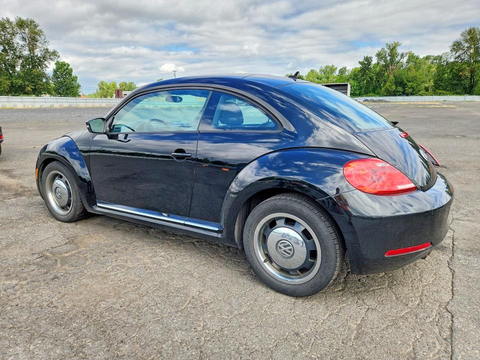 Zdjęcie 2 z aukcji – 2012 VOLKSWAGEN BEETLE z VIN 3VWJP7AT2CM617531