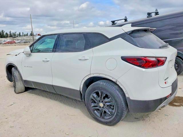 Photo 2 from auction – 2021 CHEVROLET BLAZER with VIN 3GNKBCRS7MS578241