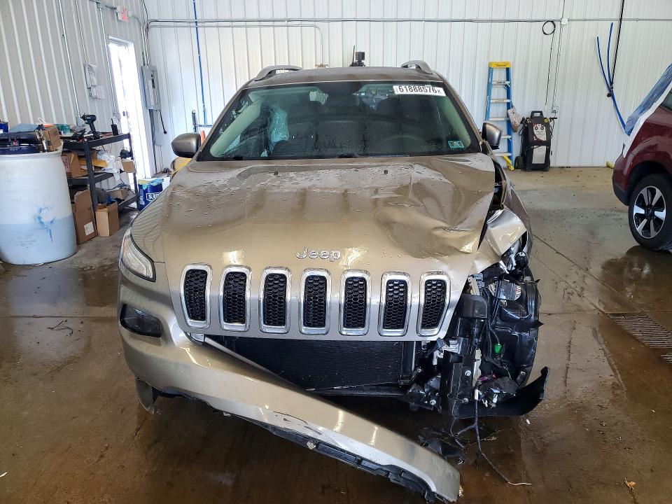 Photo 5 from auction – 2016 JEEP CHEROKEE with VIN 1C4PJMCS2GW253845