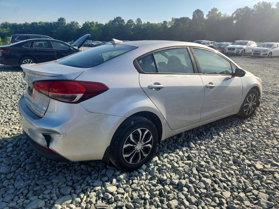 Photo 3 from auction – 2018 KIA FORTE with VIN 3KPFL4A77JE239509