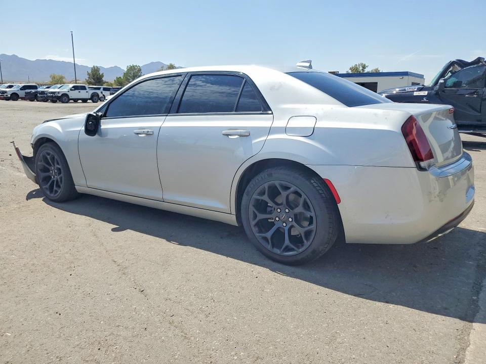 Photo 2 from auction – 2020 CHRYSLER 300 with VIN 2C3CCAAG3LH137606